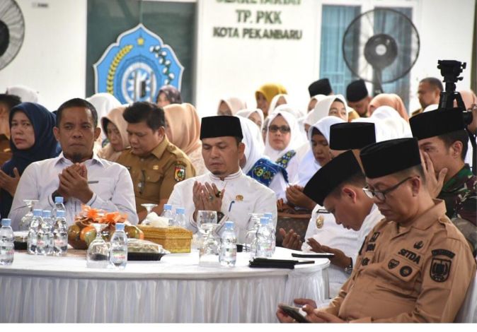 Ketua DPRD Muhammad Sabarudi Hadiri Pelantikan Pengurus PD BKMT