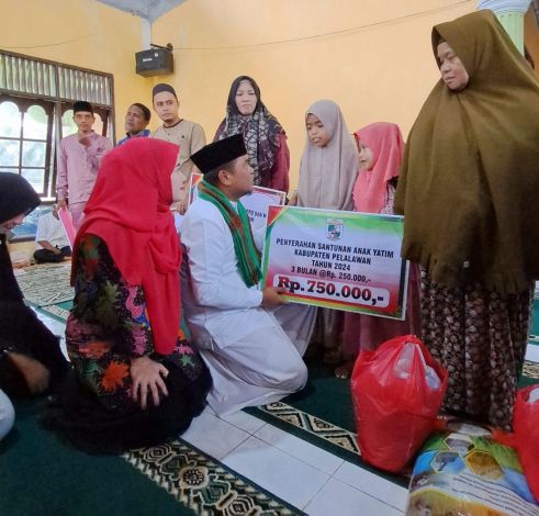Bupati Zukri : Peduli kepada Sesama Tak Mesti di Bulan Ramadan Saja