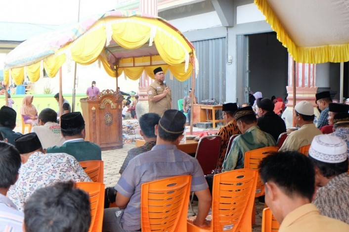 Kunjungi Desa Petaling Jaya Inhu, LE Paparkan Program Riau Bangkit Perkebunan