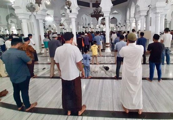 Malaysia Izinkan Salat Berjemaah di Masjid Mulai Jumat Ini