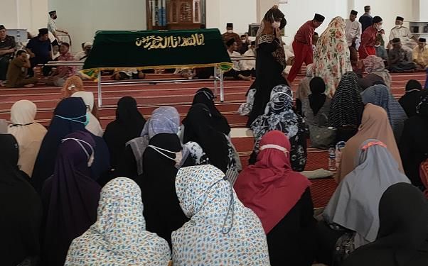 Ribuan Pelayat Hadir di Tabrani Islamic Center untuk Mendoakan Almarhum Tabrani Rab