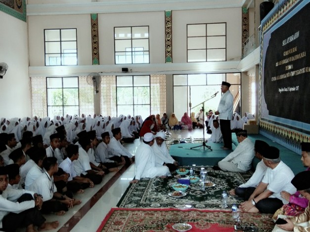 Silaturahmi Bersama Akademika PTR, Gubri Beri Motivasi Ratusan Santri