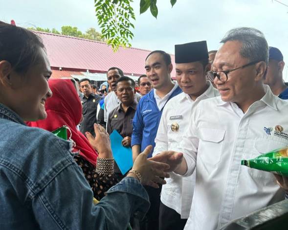 Pj Walikota Dampingi Mendag Tinjau Revitalisasi Pasar Palapa Pekanbaru