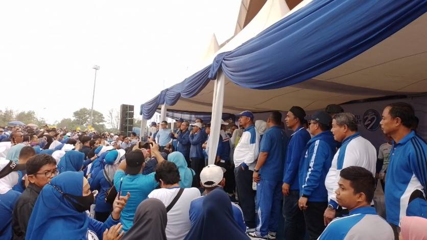 Senam Bareng Ribuan Orang di Pekanbaru, Kader PAN Diminta Solid dan Rapatkan Barisan