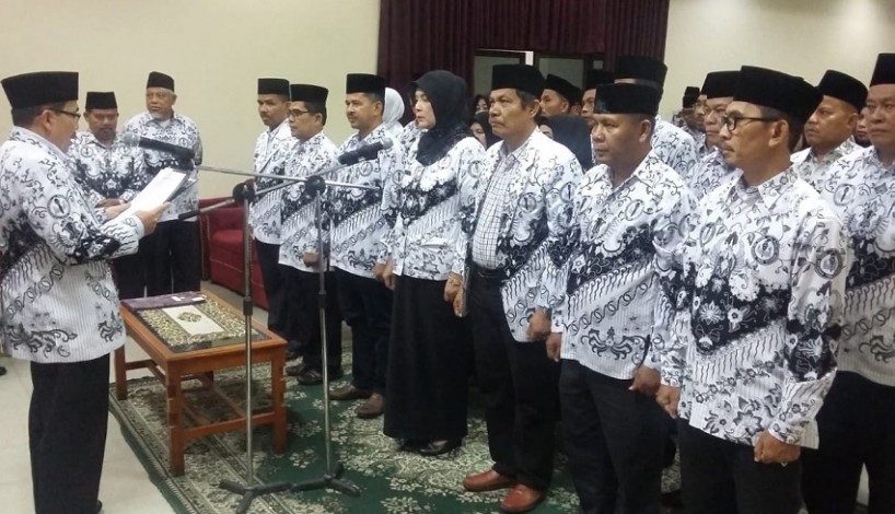 Neneng Suryani Gantikan Nasrul sebagai Ketua PGRI Kampar