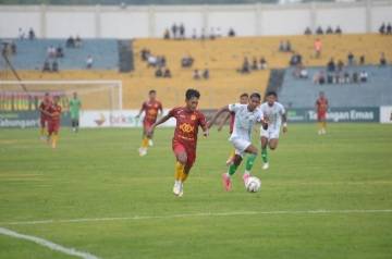 Babak Pertama PSPS Riau Vs PSMS Medan di Stadion Kaharudin Nasution Pekanbaru Skor 1-0