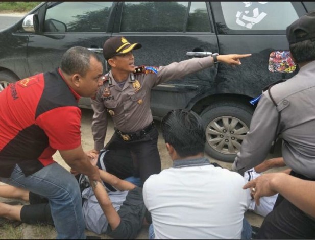 Bawa 4 Kg Sabu, Empat Kurir Tertangkap Ketika Melintasi Razia Polisi di Pinggir