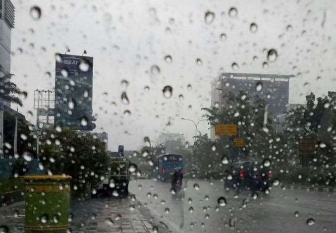 Hujan Disertai Petir dan Angin Kencang akan Mengguyur Riau