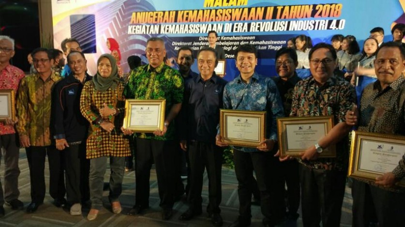 PCR jadi Perguruan Tinggi Vokasi Terbaik di Indonesia Kategori Institusi Kemahasiswaan