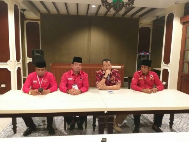 Dituding Rusak Baliho, Kapitra Laporkan SBY ke Polda Riau
