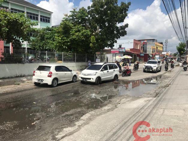 Jalan Delima Berlubang, Belum Tersentuh Pemko Pekanbaru
