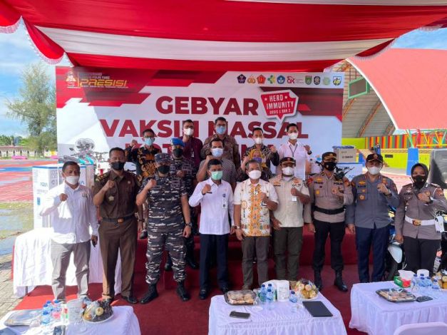 Dorong Pemulihan Ekonomi, OJK Riau Gelar Vaksinasi Massal di Berbagai Wilayah