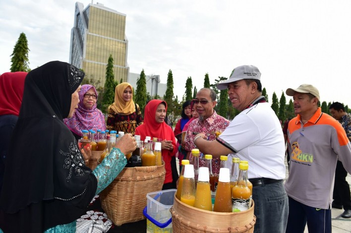 Dalam Satu Jam,  40 Botol Jamu Ludes Diborong ASN Pemprov Riau