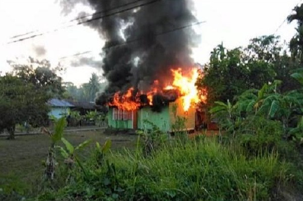 Rumah Warga Desa Bantan Tua Bengkalis Ludes Terbakar