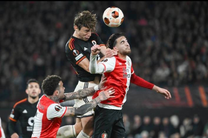 Sengit! Feyenoord Vs AS Roma Berakhir Tanpa Pemenang