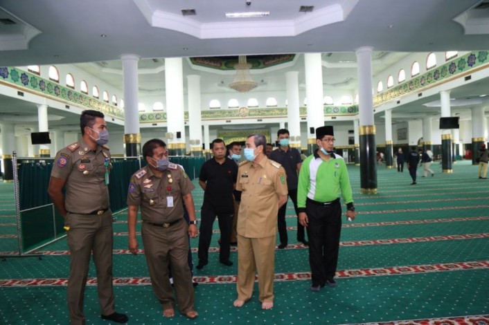 Salat Dzuhur Berjamaah di Masjid Raya Annur dan Kantor Gubernur Riau Ditiadakan
