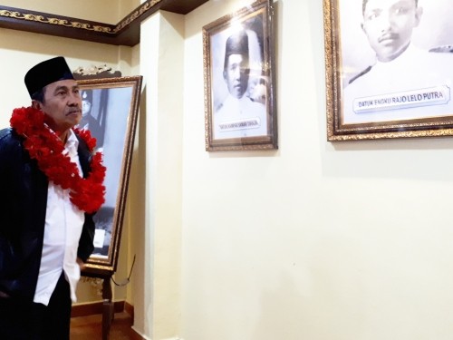 Kampanye di Pelalawan, Syamsuar Sempatkan Kunjungi Istana Sayap