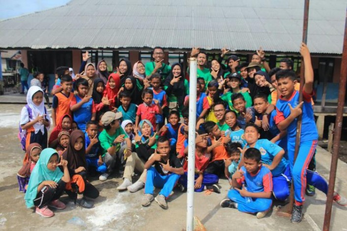 Peduli Pendidikan, FBII Riau Taja Ruang Bakti Pendidikan di Desa Bakau Aceh Inhil 
