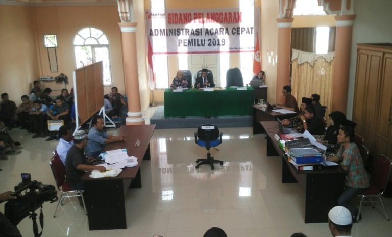 Bawaslu Riau Sidangkan 2 Laporan Dugaan Pelanggaran Administrasi Pileg di Rohul
