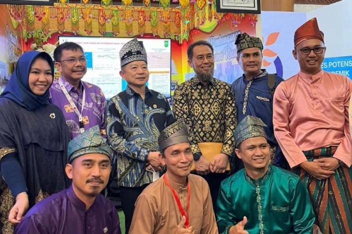 Pemprov Riau Raih Penghargaan Khusus Bidang Ekonomi Hijau dan Rendah Karbon