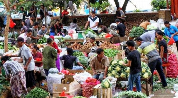Kerumunan Pasar Kaget di Pekanbaru Cenderung Tidak Terawasi