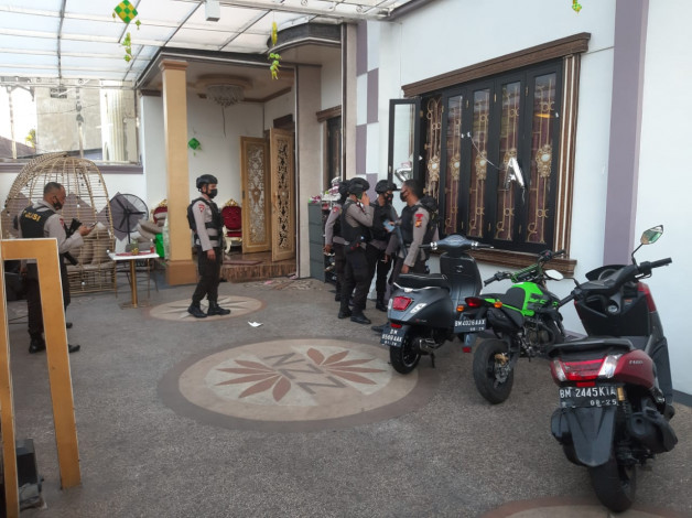 Polisi Gerebek Kawasan Rawan Narkoba di Pekanbaru