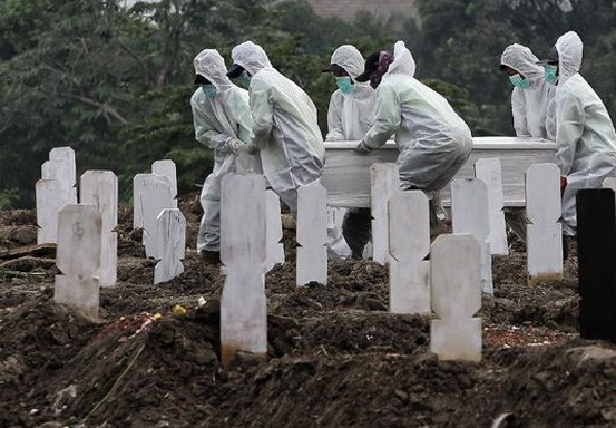 Angka Kematian Covid-19 di Indonesia Capai 70 Ribu, Ini Data Terbarunya