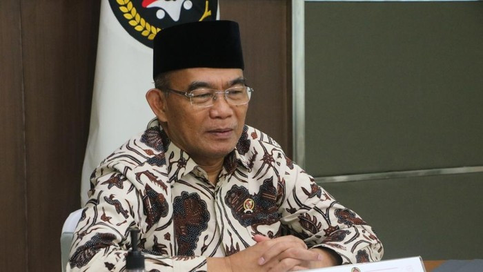 Menko PMK Analogikan Indonesia Hadapi Covid-19 seperti Darurat Militer