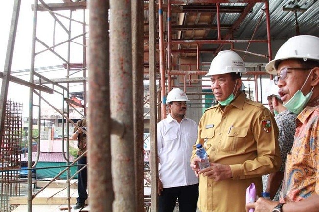 Mimpi Walikota Firdaus, Pelancong Malaysia Belanja di Pasar Pusat Pekanbaru