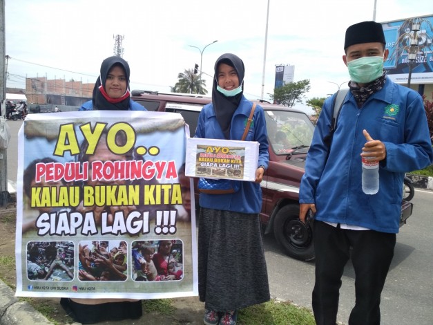 Puluhan Mahasiswa UIN Riau Gelar Aksi Galang Dana Peduli Rohingya