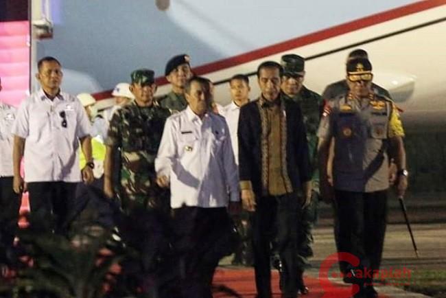Tiba di Riau, Presiden Tak Didampingi Menteri
