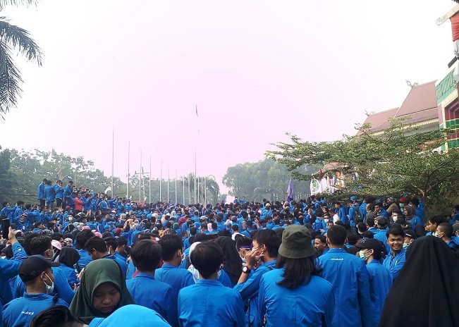 Demo Kabut Asap, Mahasiswa UIR Diperbolehkan Berorasi di Halaman DPRD