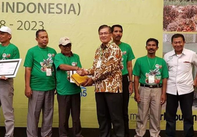 Petani Plasma PTPN V Raih Penghargaan dari ASPEKPIR Riau