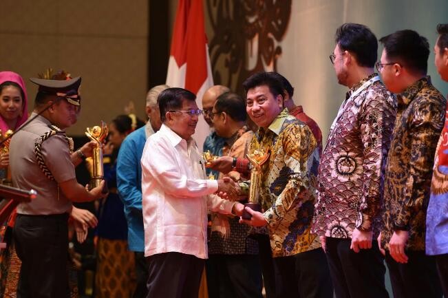 Kinerja Ekspor Meningkat, APRIL Group Raih Penghargaan Primaniyarta 2019