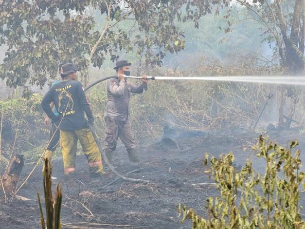 Polisi Tangkap Terduga Pelaku Pembakaran Lahan di Siak, Panik dan Sempat Ikut Padamkan Api