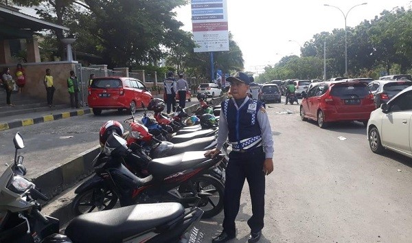 Parkir Liar Picu Kemacetan, Dewan Desak Dishub Pekanbaru Beri Sanksi Tegas