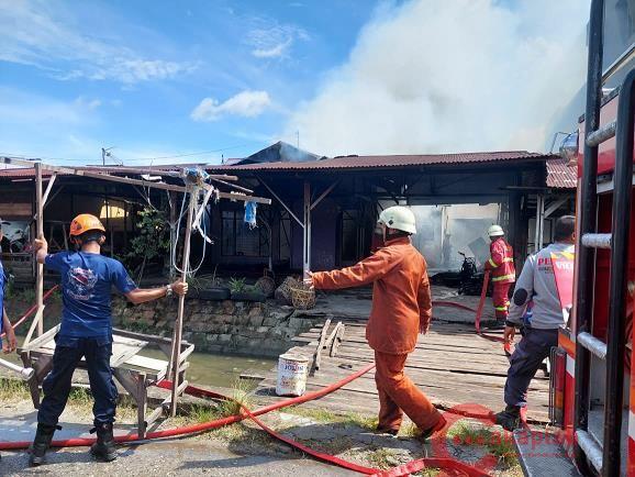 Tetangga Sempat Dengar Ledakan di Rumah Terbakar Jalan Pembangunan