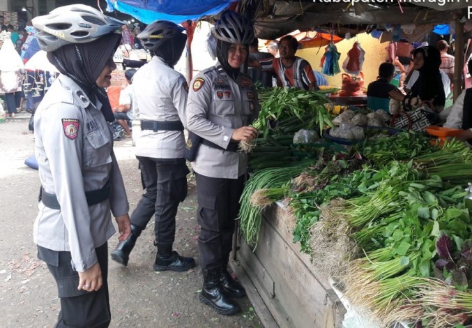 Sampaikan Pesan Kamtibmas, Polwan Polres Inhu Lakukan Patroli Bersepeda