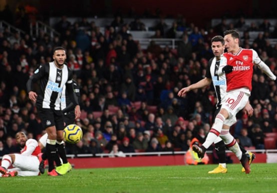 35 Operan Berujung Gol Mesut Oezil di Laga Arsenal Vs Newcastle United