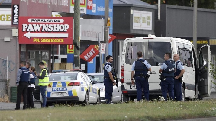 Aksi Heroik Pria Halangi Aksi Penembakan Masjid di Selandia Baru