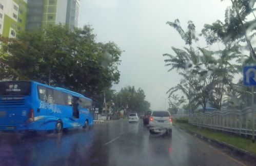 BMKG: Waspada Hujan Disertai Petir dan Angin Kencang Landa Riau Hari Ini