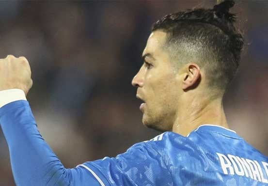 Jangan Khawatir, Cristiano Ronaldo Bakalan Bertahan di Juventus