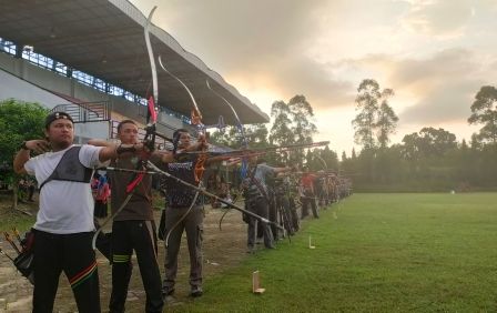Puluhan Atlet Panahan Berkompetisi dalam Bukber Archery Competition