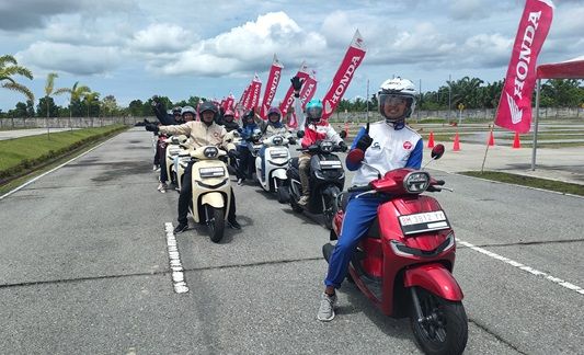 CDN Ajak Media dan Vlogger Riau Rasakan Sensani Berkendara Honda Stylo 160