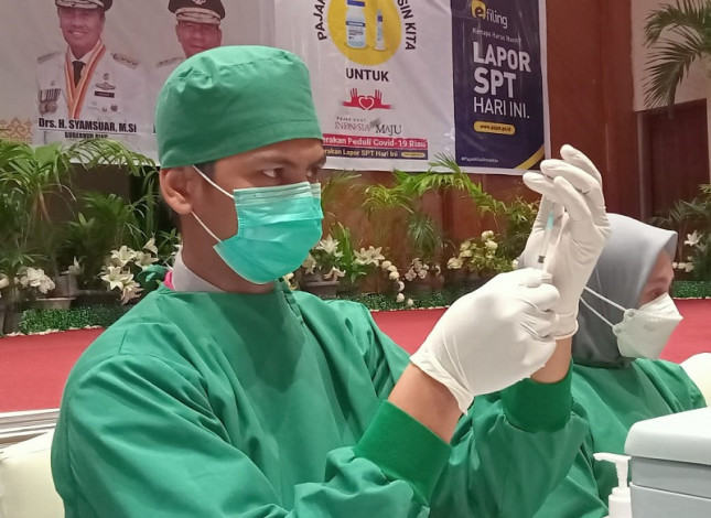 Ditinjau Presiden, Pemprov Riau Targetkan Pelaksanaan Vaksinasi 10 Ribu Dosis dalam Tiga Hari