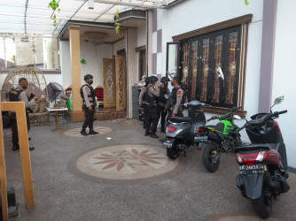 Rumah Ratu Narkoba di Pekanbaru Digrebek Polisi, 2 Orang Diamankan
