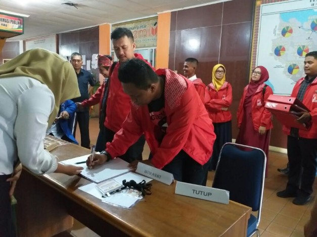 Daftarkan Caleg ke KPU, PSI Targetkan Lima Kursi di DPRD Riau