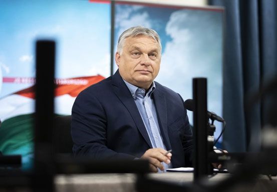 Orban: Gara-gara Sanksi, UE Telah Menembak Dirinya Sendiri Tepat di Paru-paru