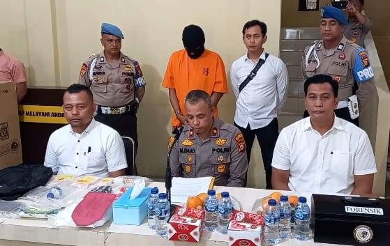 Nyamar Jadi Pembeli, Polisi Tangkap Pengedar Sabu di Pekanbaru