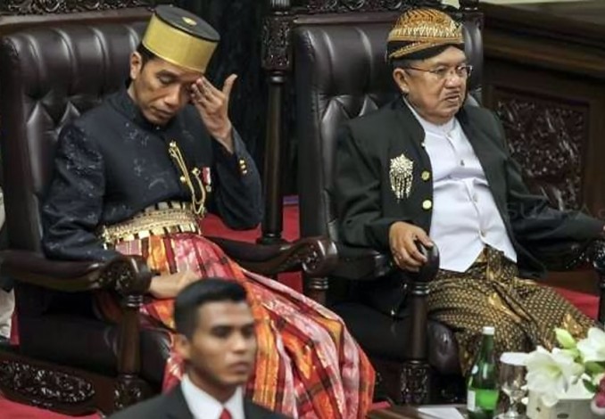Jokowi Jelaskan Kenapa Pakai Pakaian Adat di HUT RI di Istana